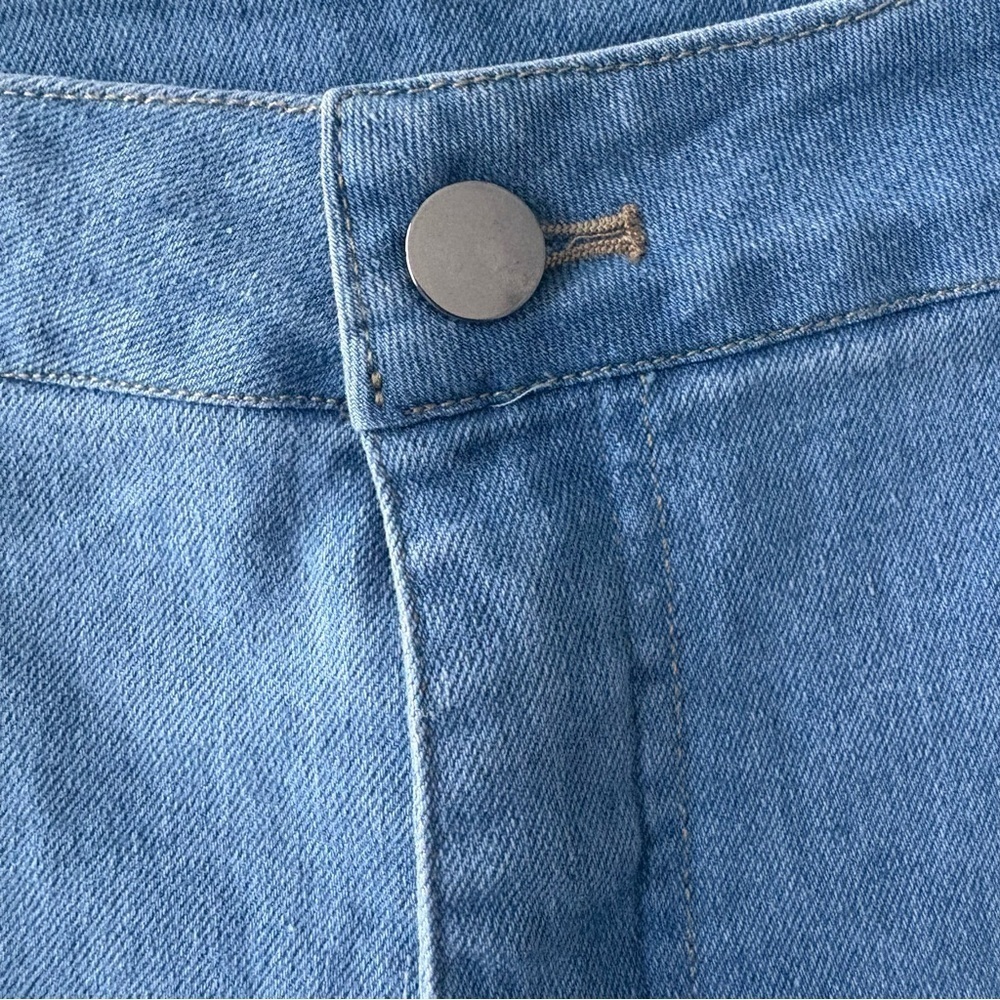 Light Blue Crop Denim Stretchy Jeans | Size XL - Picture 2 of 9